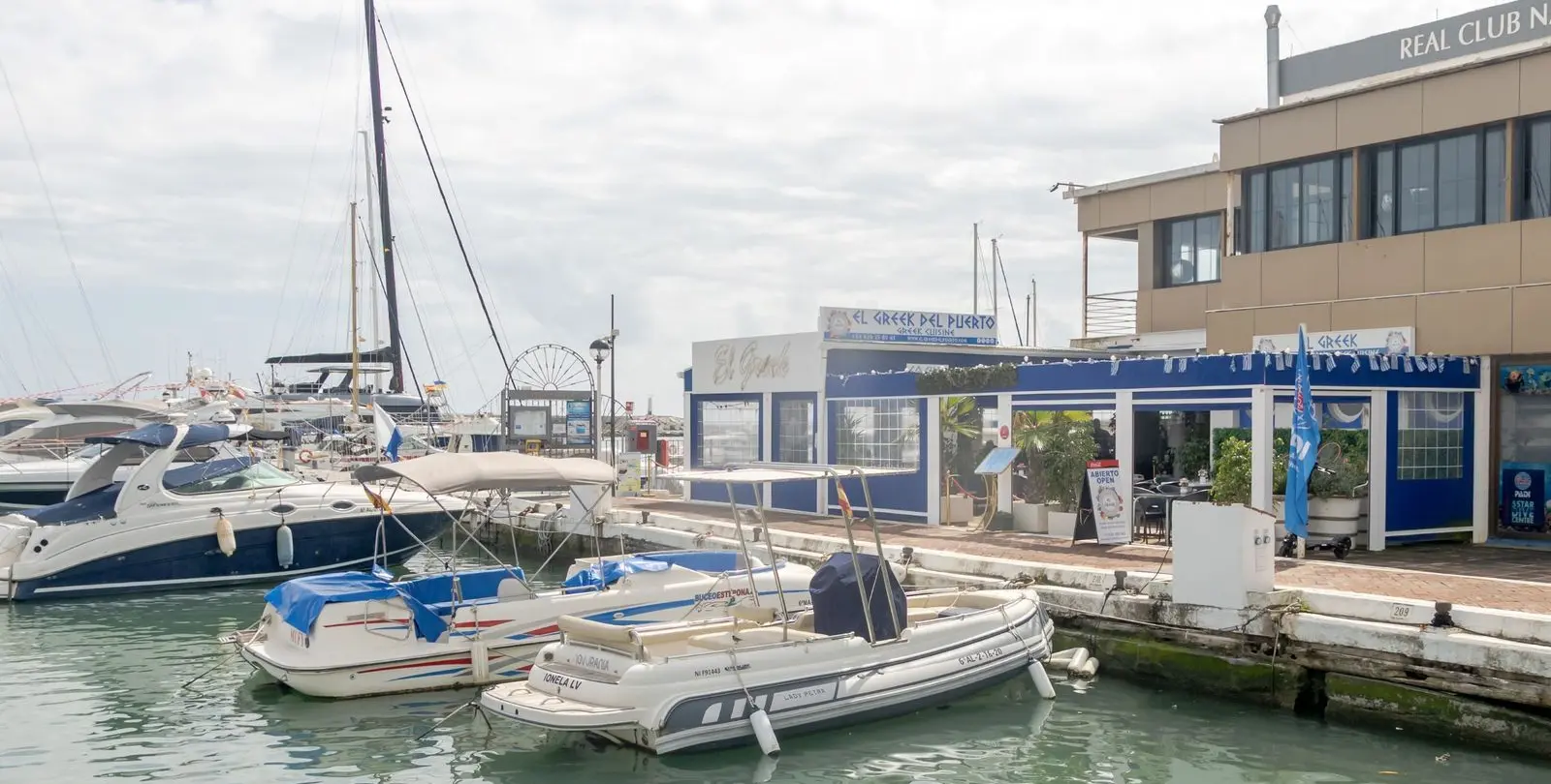 Sale of restaurant in Estepona 1