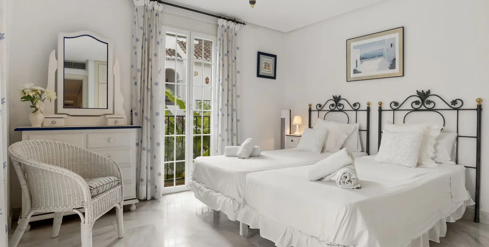 Sale of townhouse in The Golden Mile 10