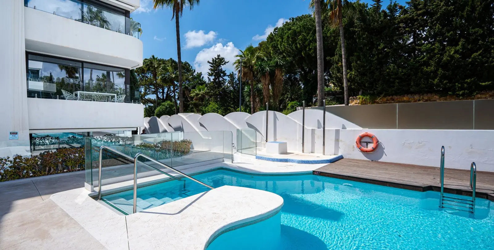 Venta de ático dúplex en Cabopino 36