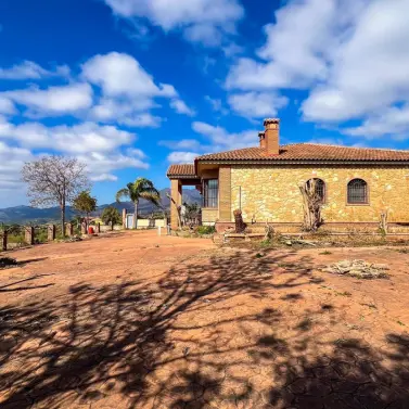 Sale of detached villa in Valtocado