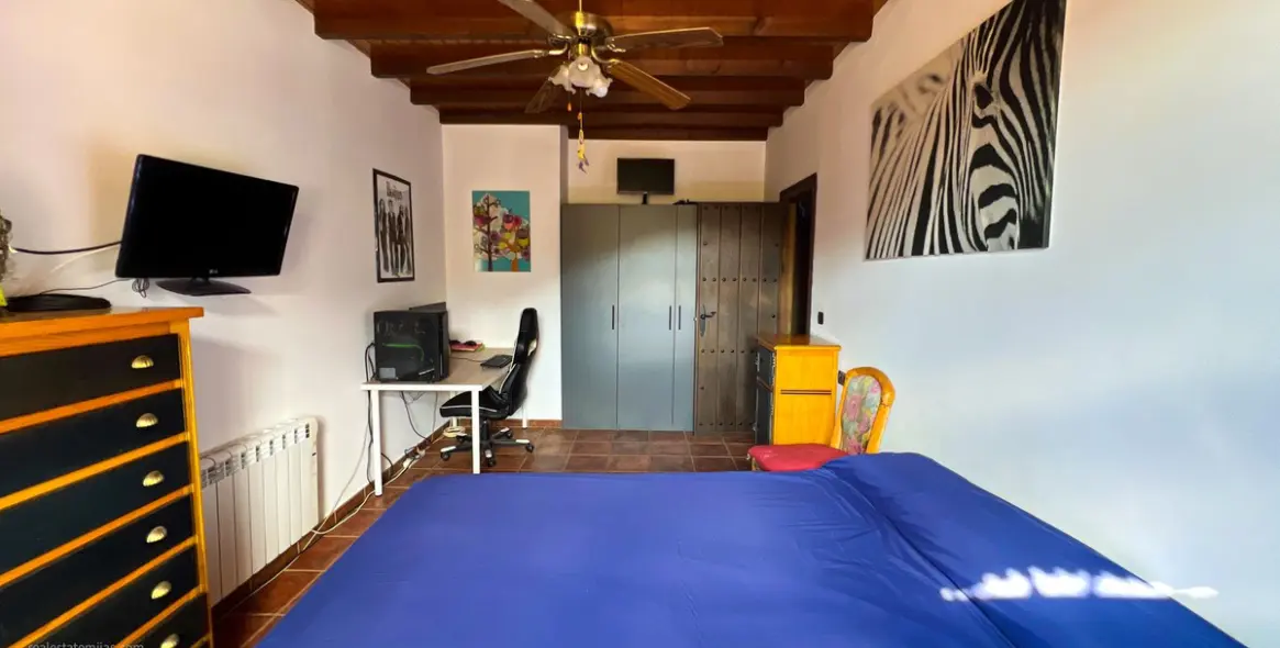 Sale of detached villa in Valtocado 18