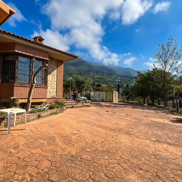 Sale of detached villa in Valtocado