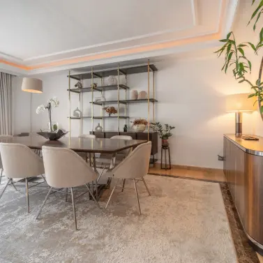 Venta de apartamento en planta media en Puerto Banús