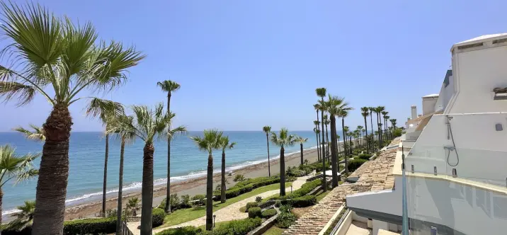 Venta de ático en Estepona 1