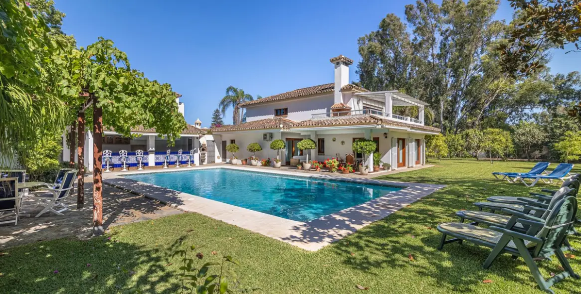 Venta de villa independiente en Cancelada 1