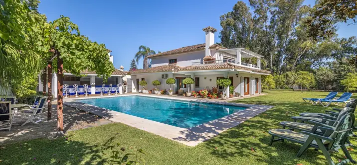 Venta de villa independiente en Cancelada 0