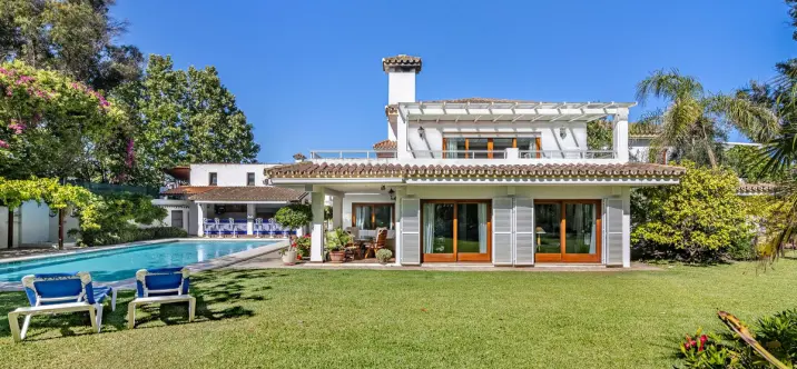 Venta de villa independiente en Cancelada 2