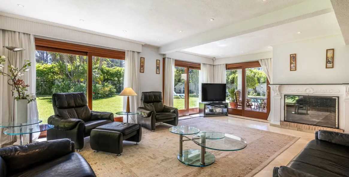 Venta de villa independiente en Cancelada 8