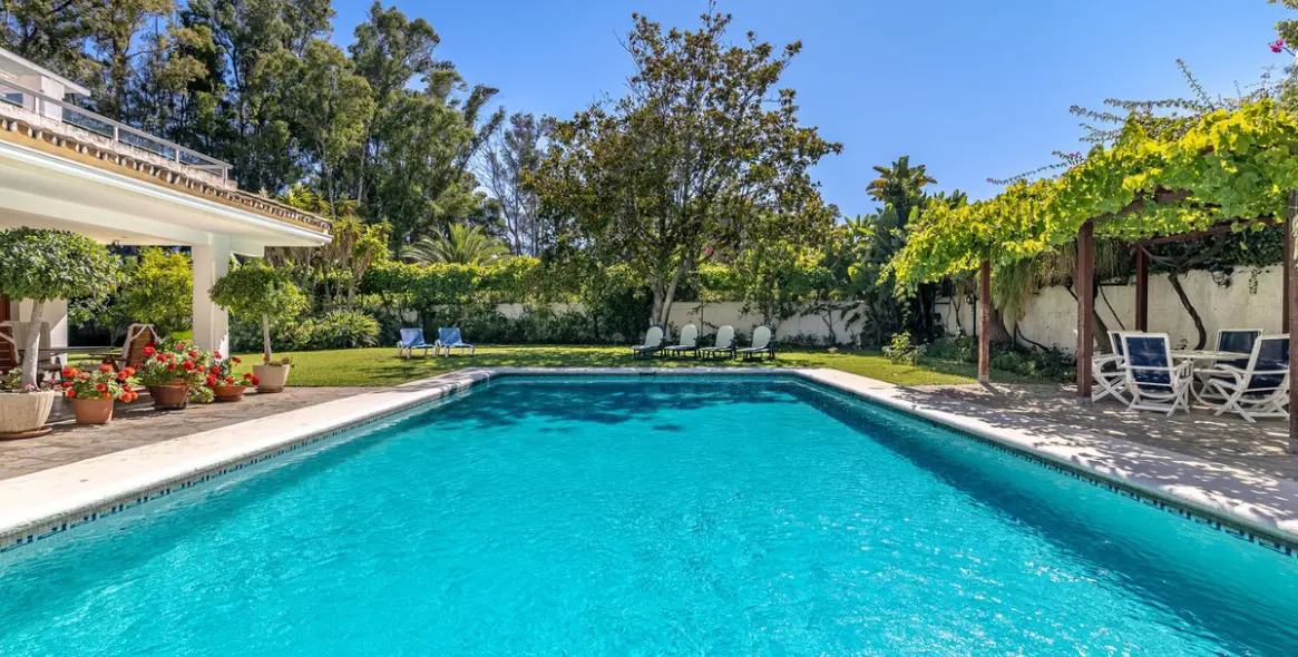 Venta de villa independiente en Cancelada 36