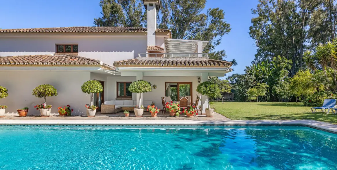 Venta de villa independiente en Cancelada 37