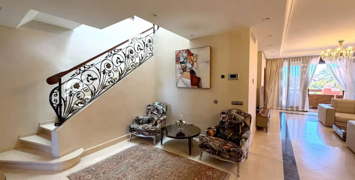 Long-term rent of penthouse duplex in Estepona 4