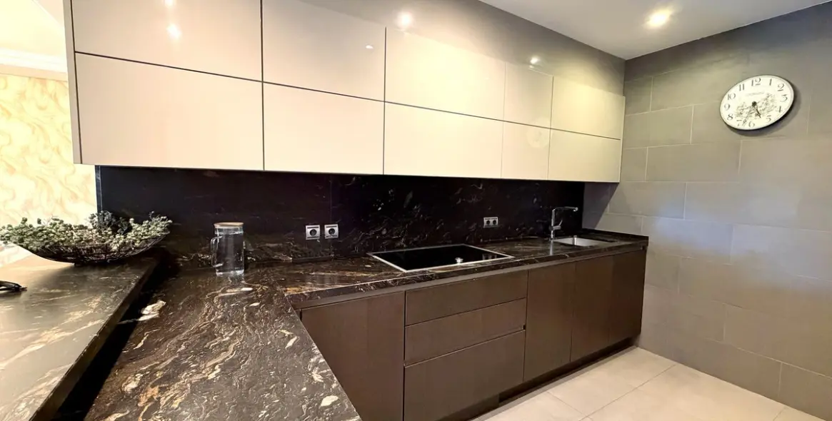 Long-term rent of penthouse duplex in Estepona 9