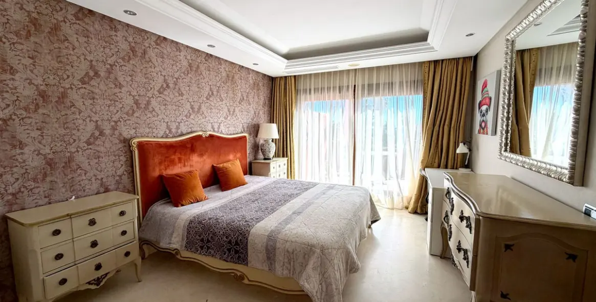 Long-term rent of penthouse duplex in Estepona 13