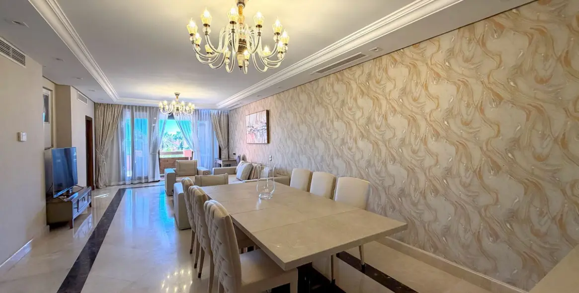 Long-term rent of penthouse duplex in Estepona 16