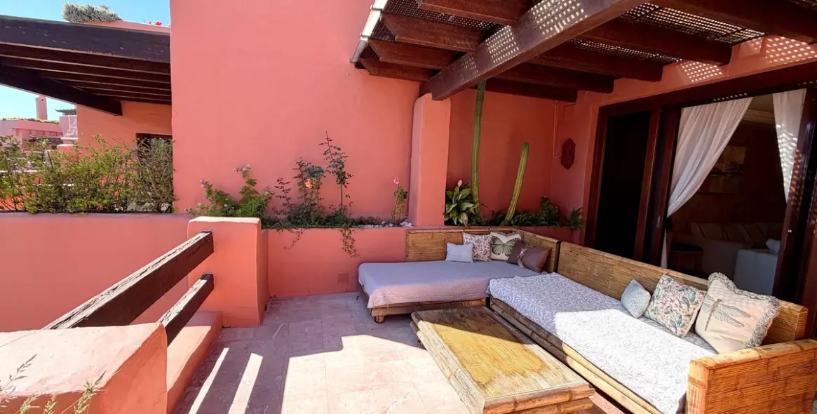 Long-term rent of penthouse duplex in Estepona 18