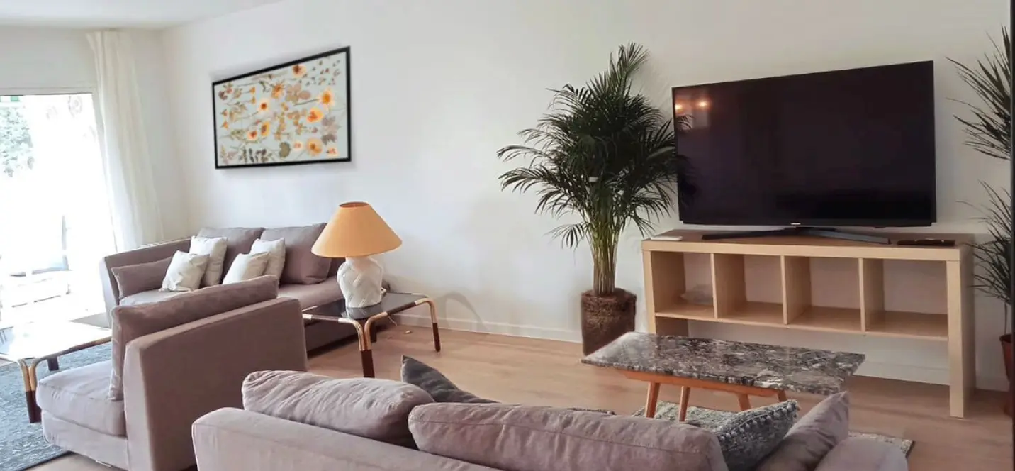 Long-term rent of middle floor apartment in Nueva Andalucía 2