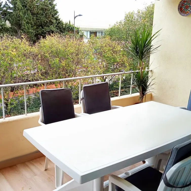 Long-term rent of middle floor apartment in Nueva Andalucía