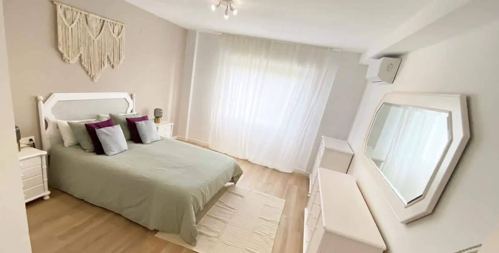Long-term rent of middle floor apartment in Nueva Andalucía 12