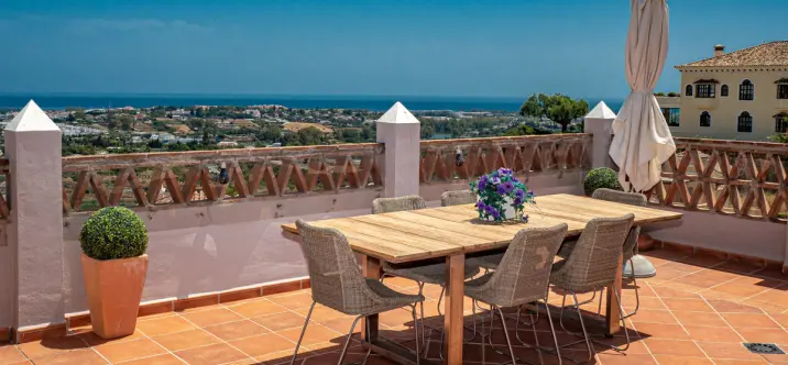 Long-term rent of penthouse in Benahavís 0