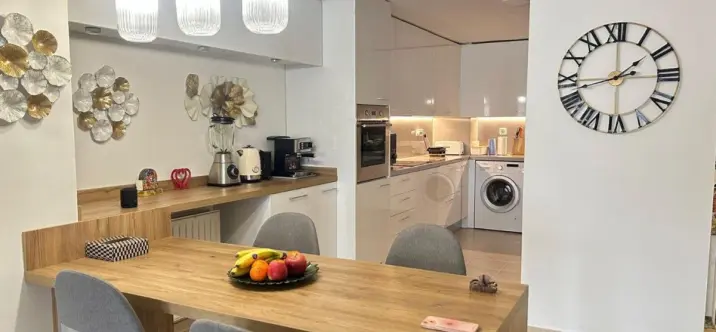 Venta de apartamento en planta media en Guadalmina Alta 4