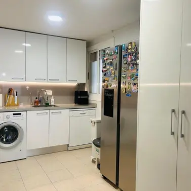 Venta de apartamento en planta media en Guadalmina Alta