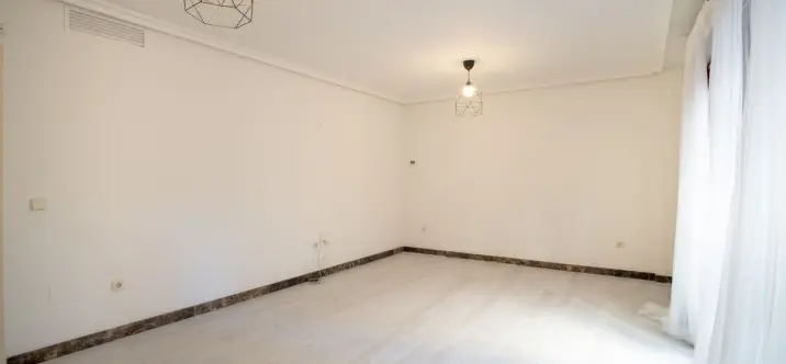 Venta de apartamento en planta baja en Benalmadena 2