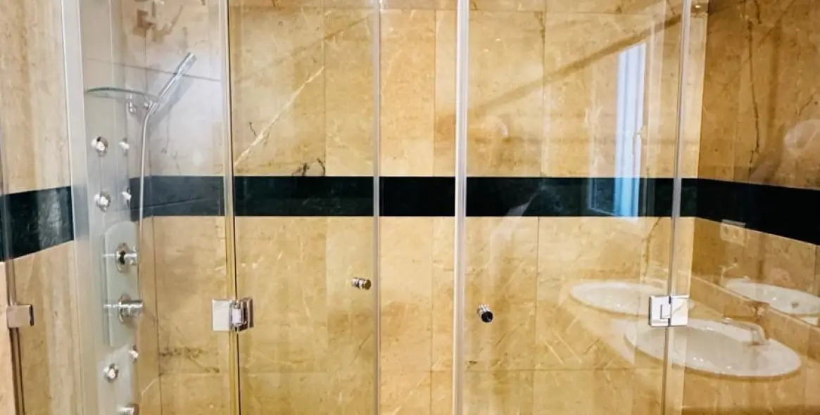 Venta de apartamento en planta media en Nueva Andalucía 5