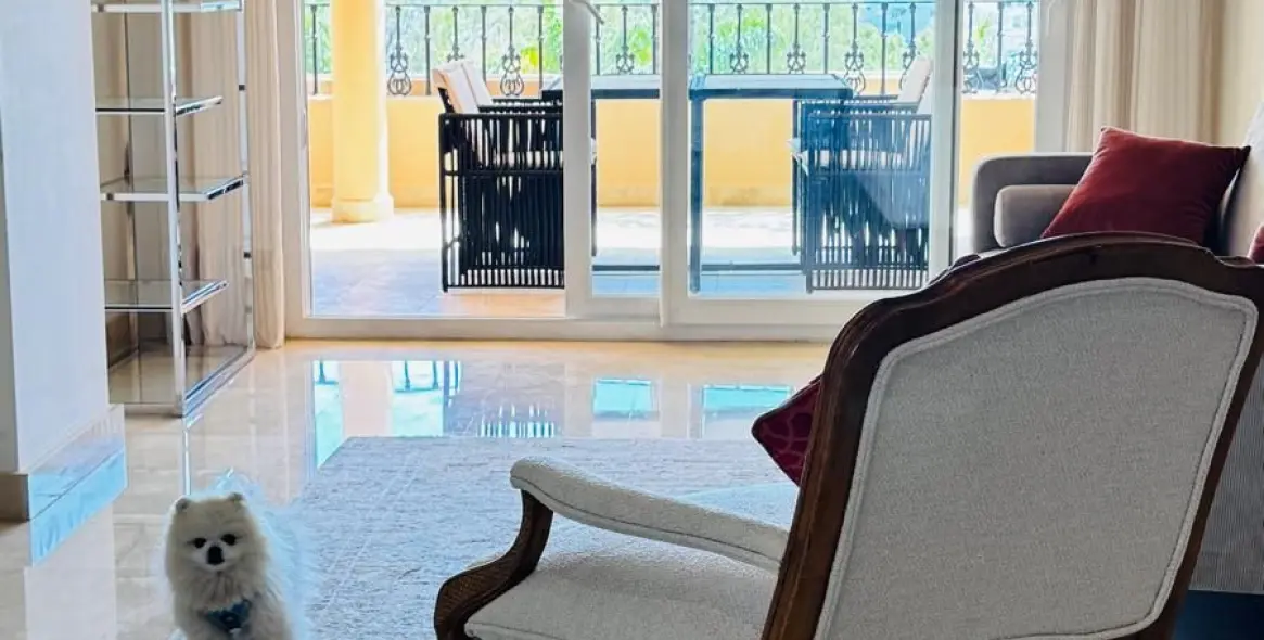 Venta de apartamento en planta media en Nueva Andalucía 6