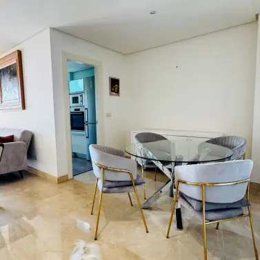 Sale of middle floor apartment in Nueva Andalucía