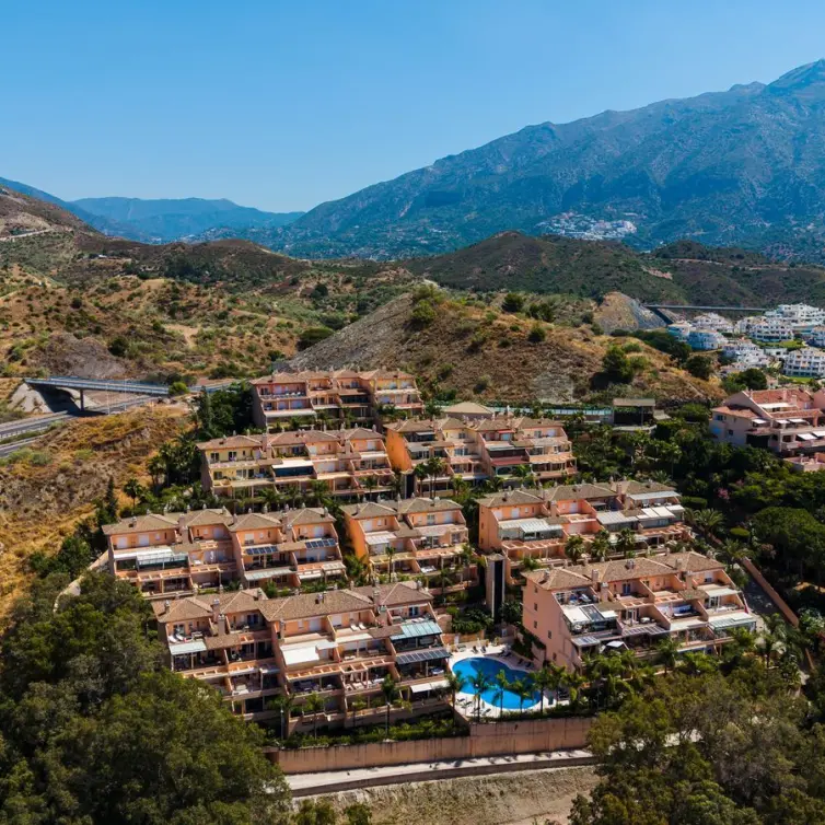Sale of ground floor apartment in Nueva Andalucía