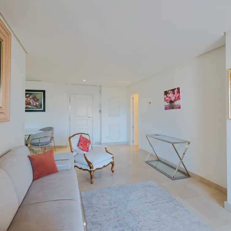 Sale of ground floor apartment in Nueva Andalucía