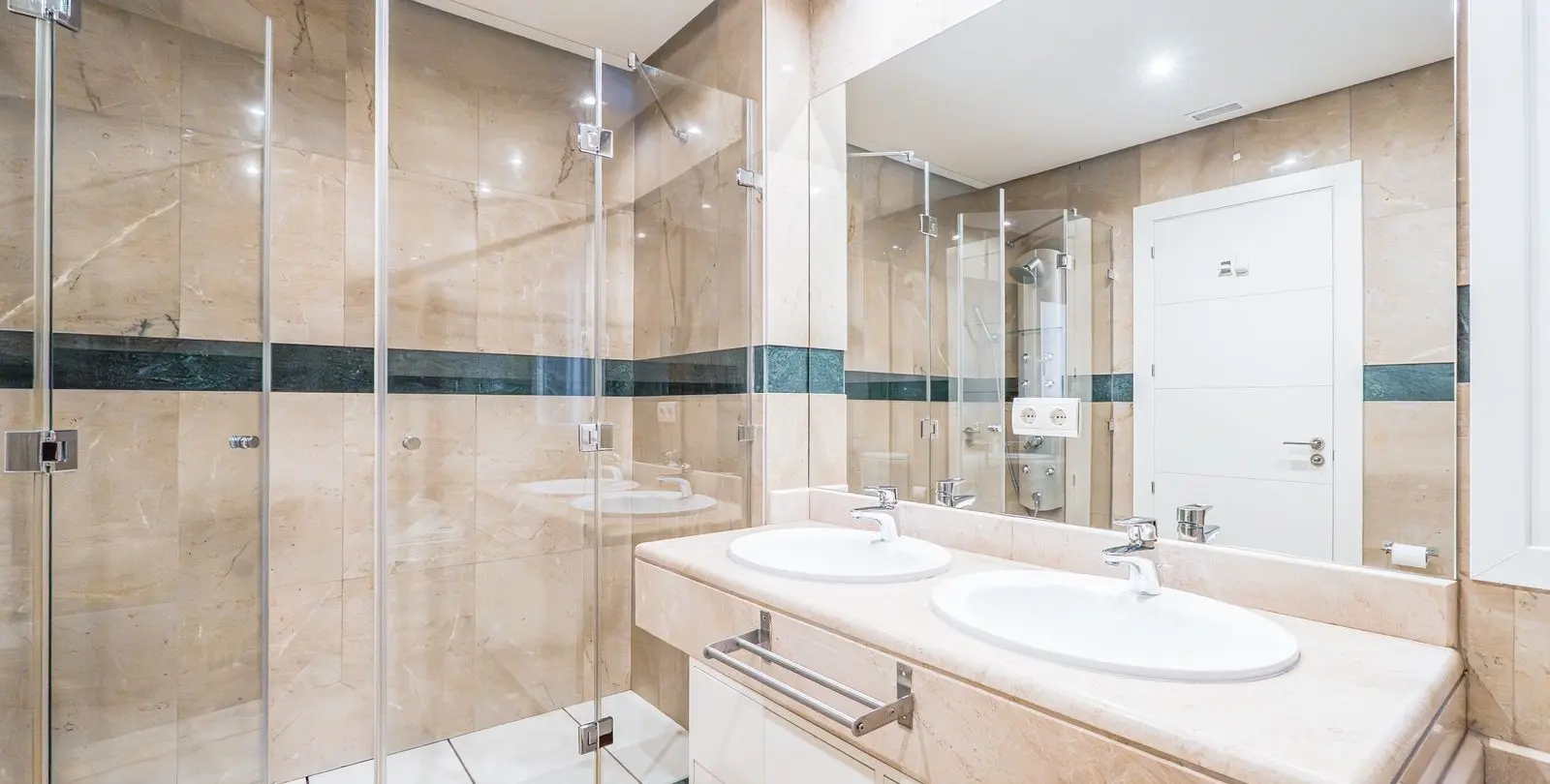 Venta de apartamento en planta baja en Nueva Andalucía 8