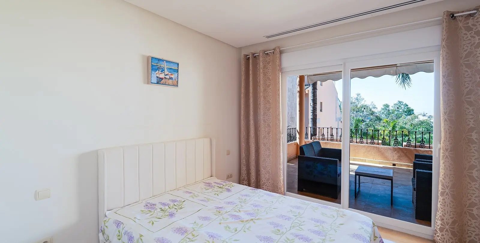 Venta de apartamento en planta baja en Nueva Andalucía 11