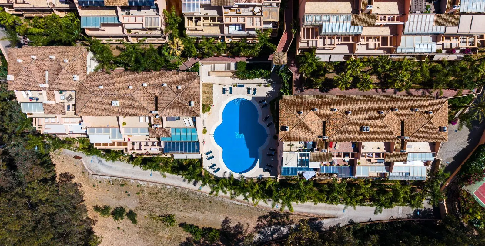 Продажа апартаментов на первом этаже в Nueva Andalucía 20