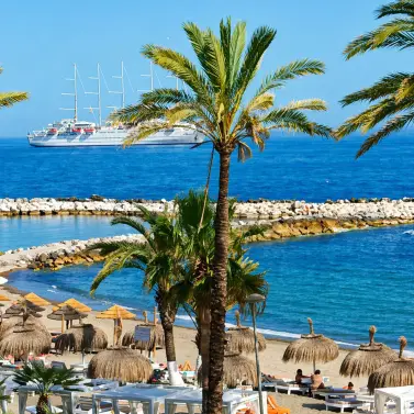 Venta de apartamento en planta media en Marbella