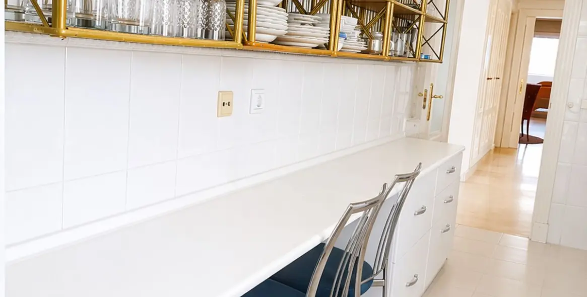 Venta de apartamento en planta media en Marbella 12