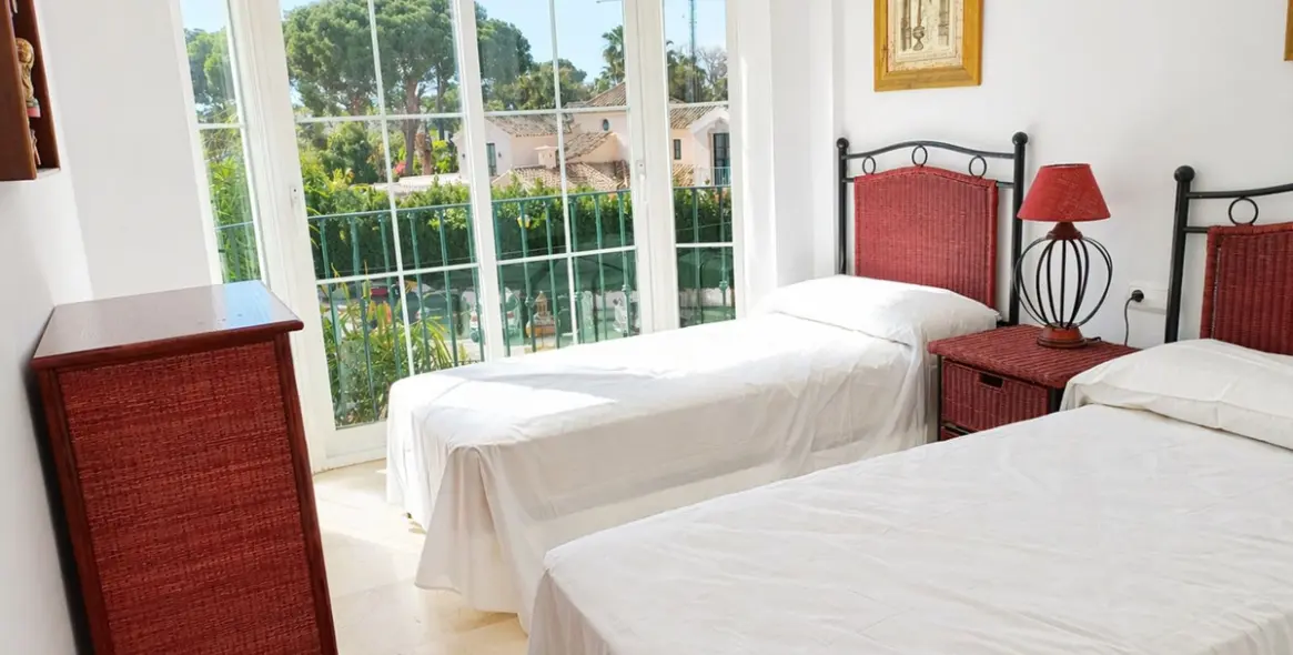 Venta de apartamento en planta media en Marbella 17