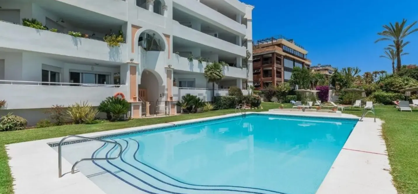 Продажа апартаментов на среднем этаже в Marbella 0