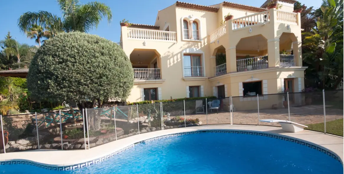 Venta de villa independiente en Sierra Blanca 1