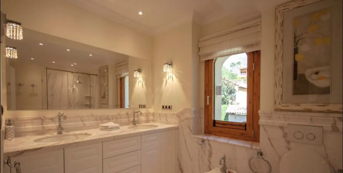 Venta de villa independiente en Sierra Blanca 4