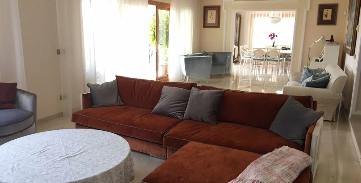 Venta de villa independiente en Sierra Blanca 11