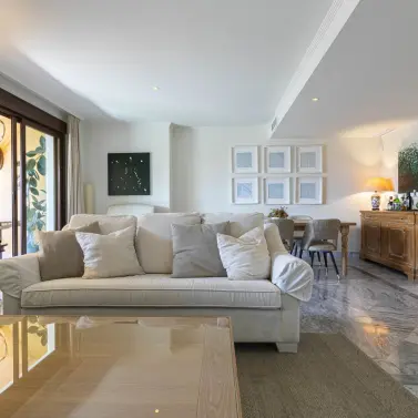 Alquiler a largo plazo de apartamento en planta baja en Marbella