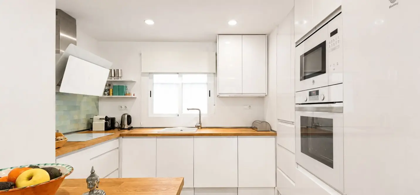 Venta de apartamento en planta media en San Pedro de Alcántara 1