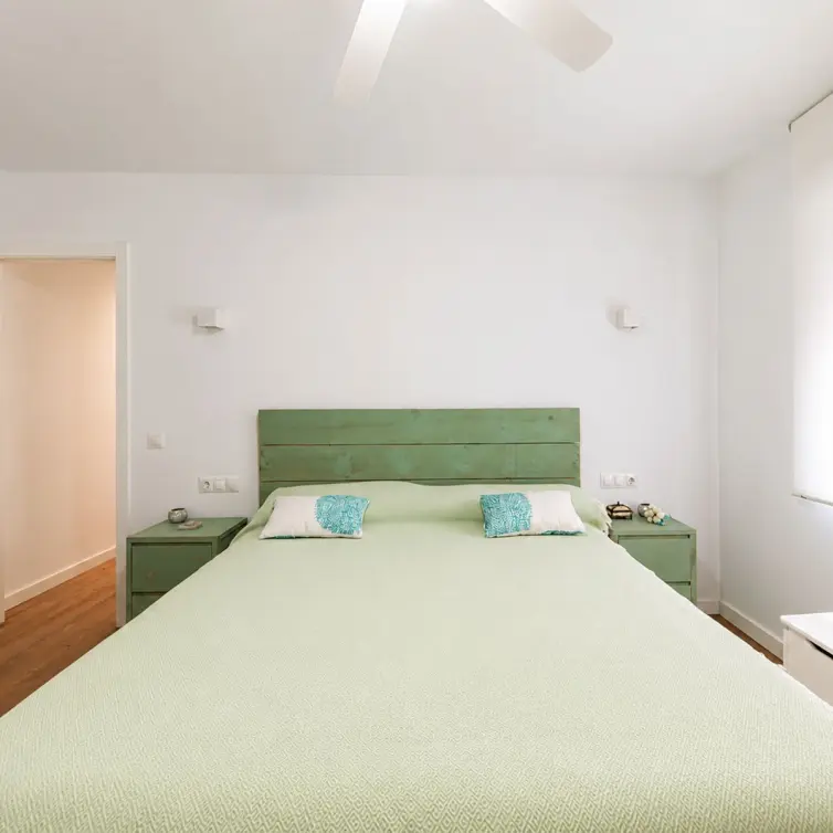 Venta de apartamento en planta media en San Pedro de Alcántara