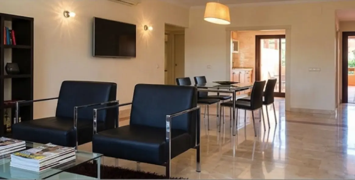 Продажа апартаментов на среднем этаже в Estepona 6