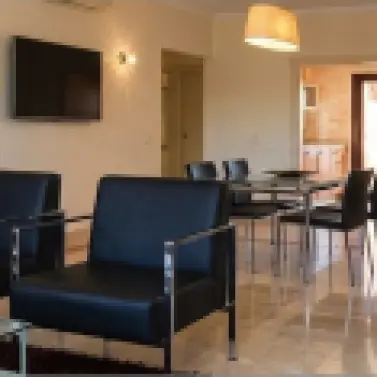 Sale of middle floor apartment in Estepona