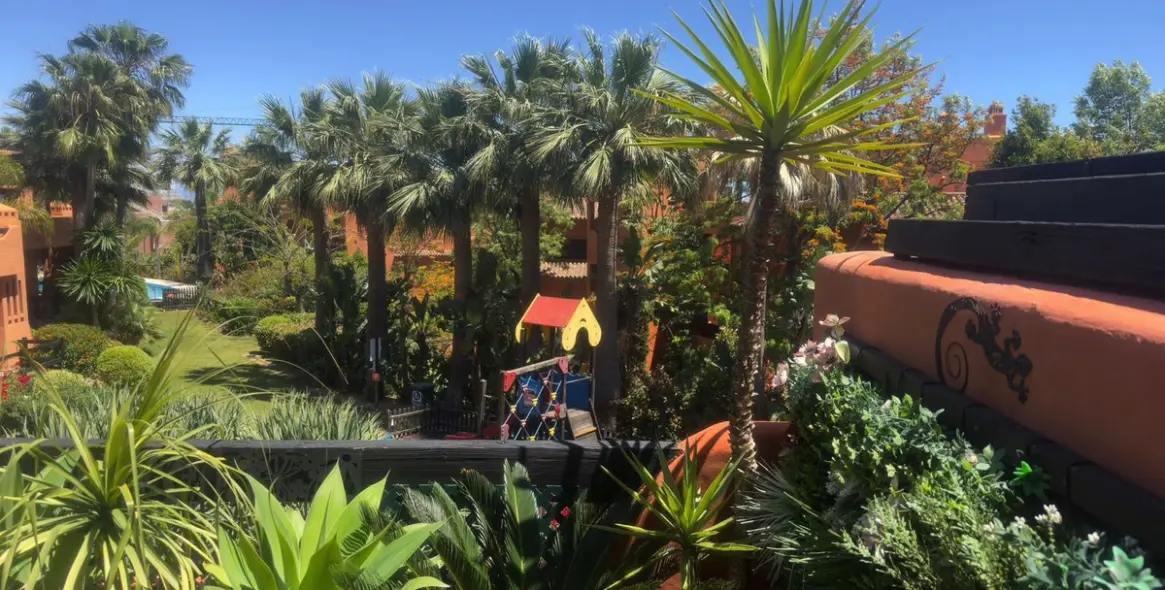 Продажа апартаментов на среднем этаже в Estepona 17