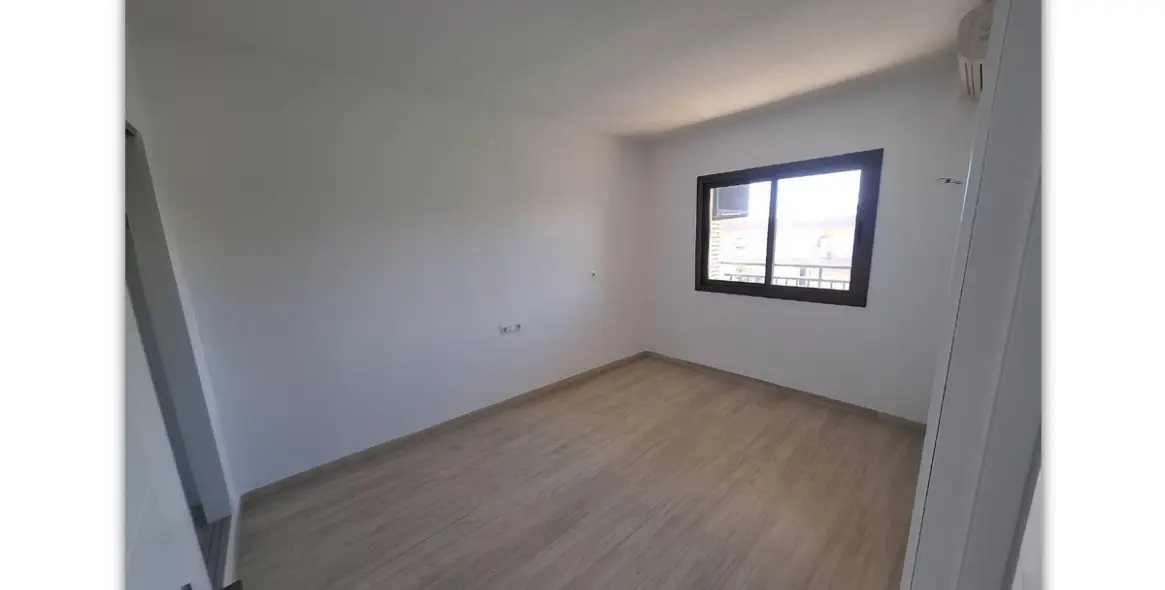 Sale of middle floor apartment in Fuengirola 4