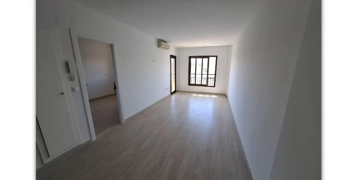 Sale of middle floor apartment in Fuengirola 5