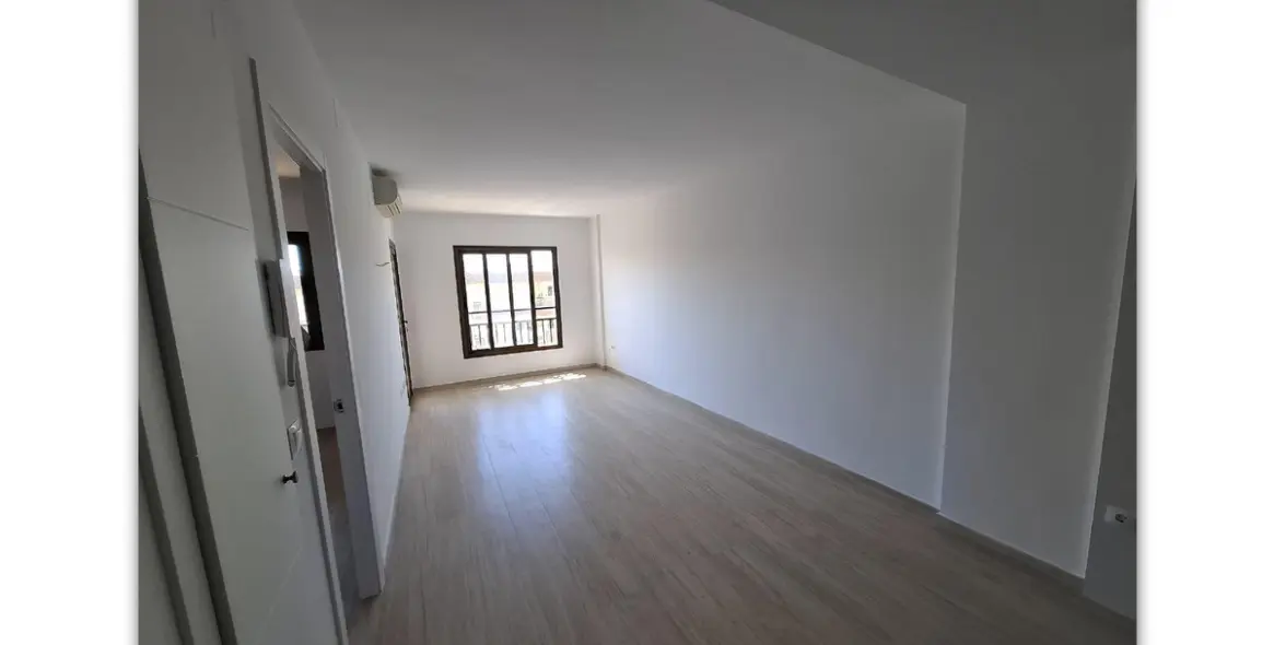 Sale of middle floor apartment in Fuengirola 6